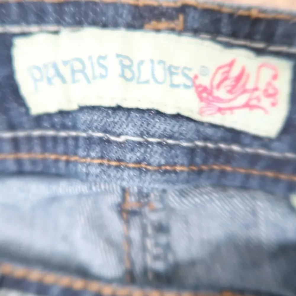 Vintage Y2K Paris Blues Low Rise Bermuda Jean Shorts Whisker Wash 3